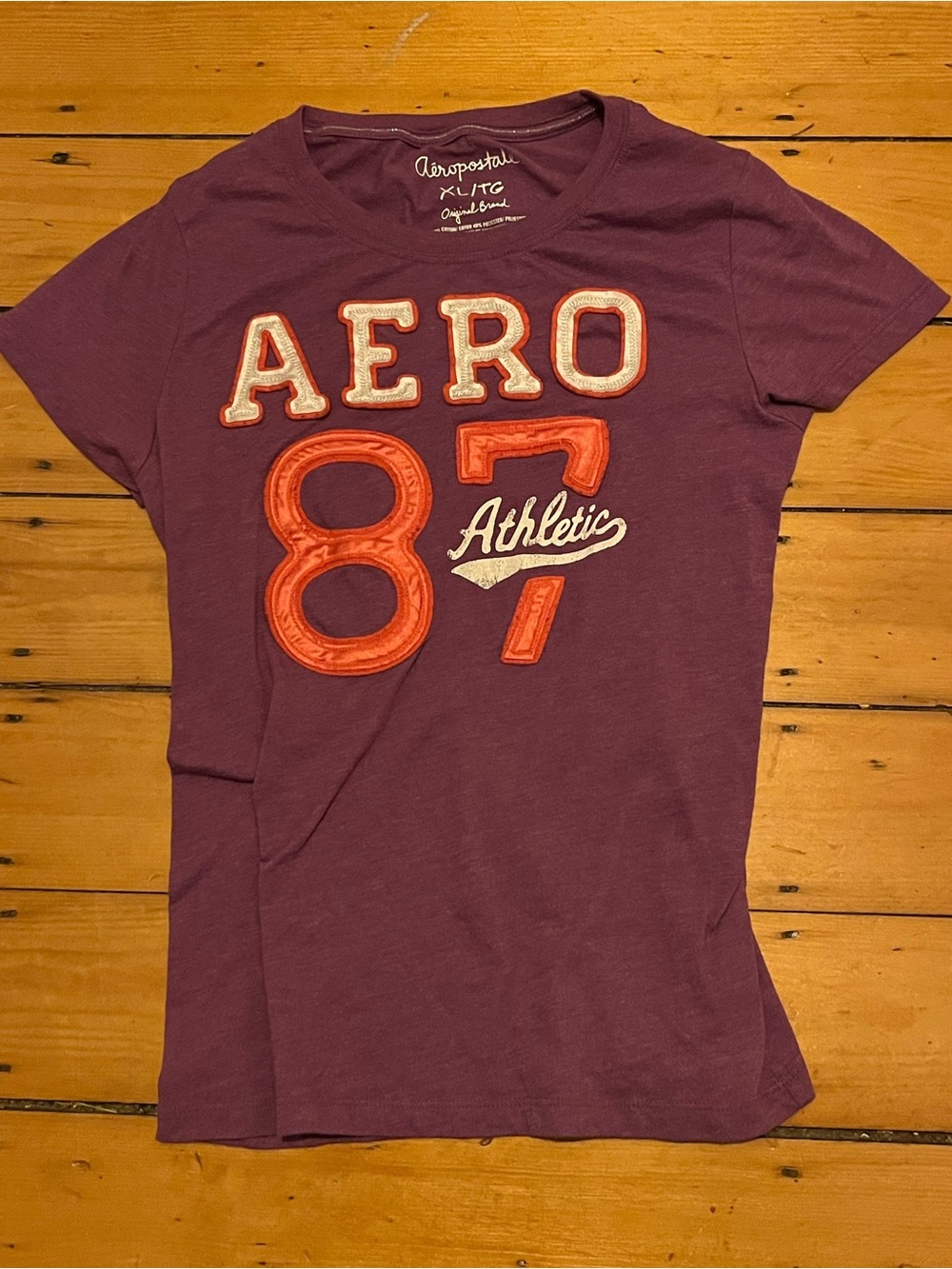 Y2K Aeropostale Purple Short Sleeve 'AERO 87' Graphic Tee